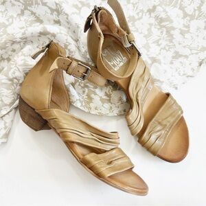 Miz Mooz Sandals Womens 39 US 8.5 9 Tan Leather Heeled Ankle Strap Cassie